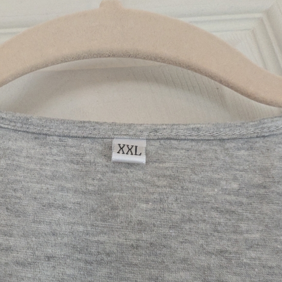 Gray and White Cut Out Short Sleeve Tee - Picture 3 of 3